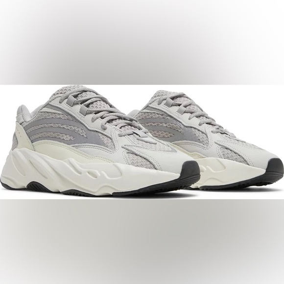 SOLD💖💎Authentic Yeezy Boost 700 V2 Static- won the draw. Women8/ Men7- Brand new - Picture 6 of 9